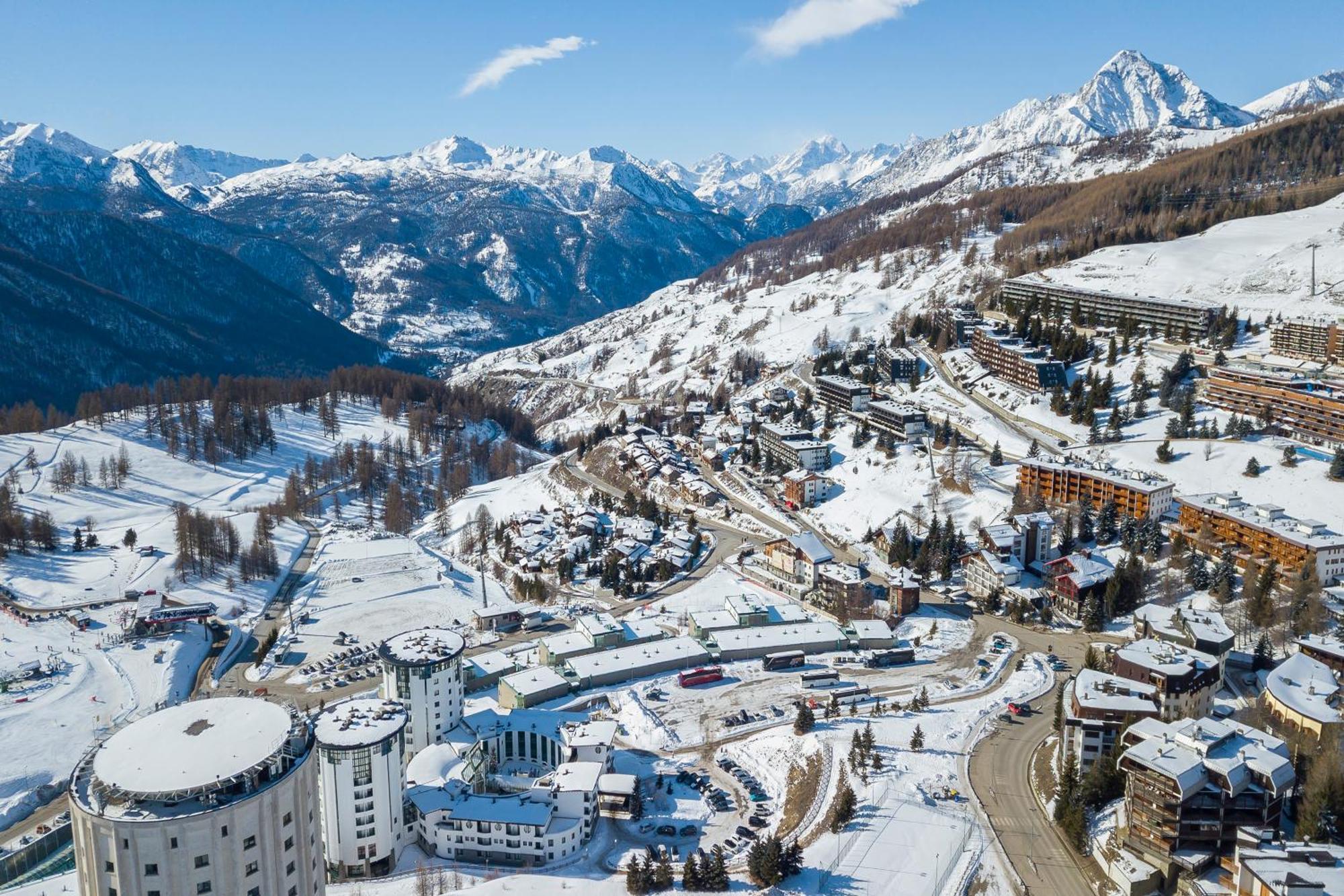 Belvedere Apartments - Happy Rentals Sestriere Exterior photo