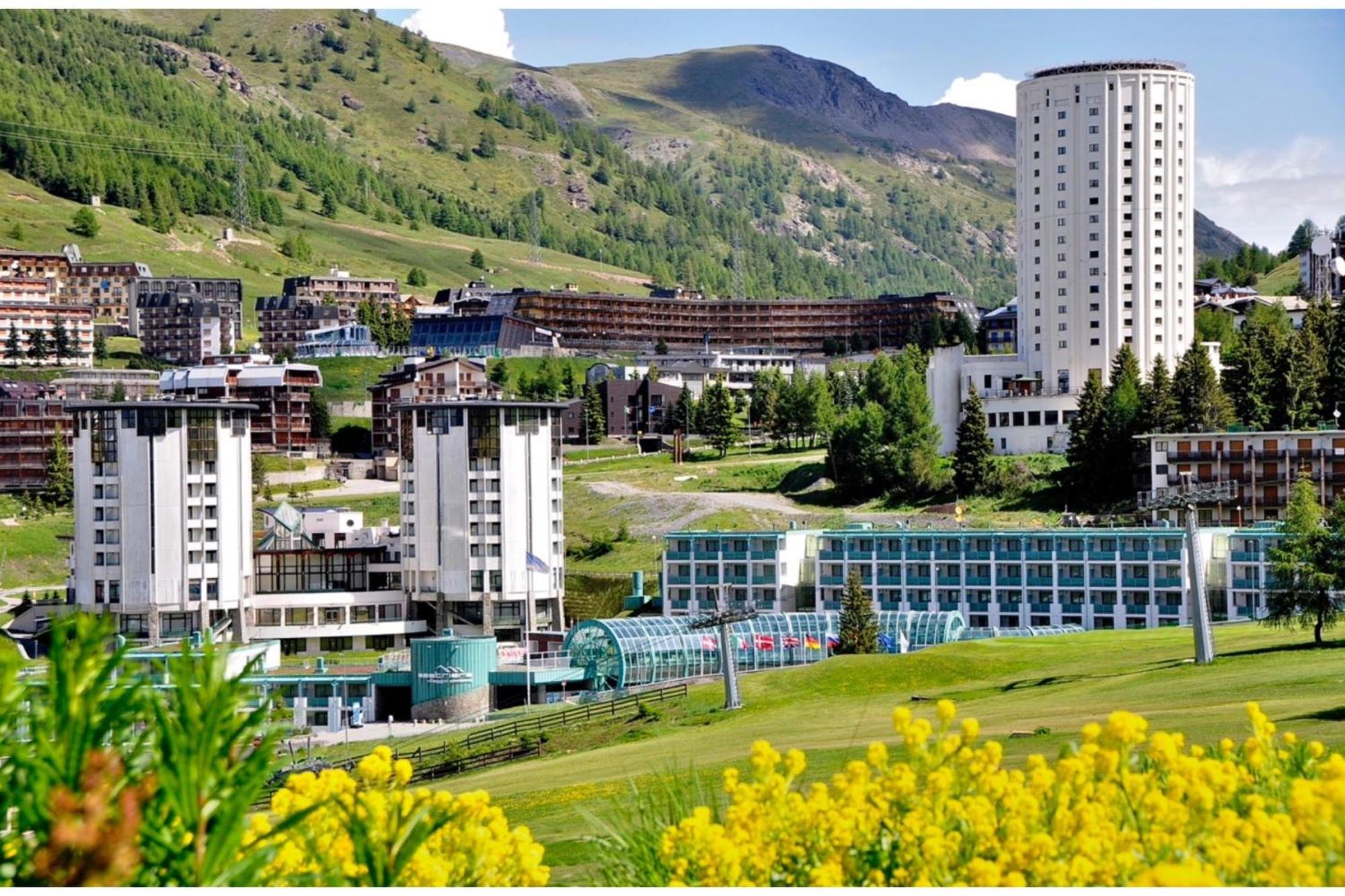 Belvedere Apartments - Happy Rentals Sestriere Exterior photo